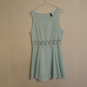 Divided lime green sleeveless sundress skirt is lined size small